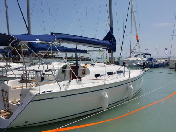 Dolphin 28-as vitorlás eladó