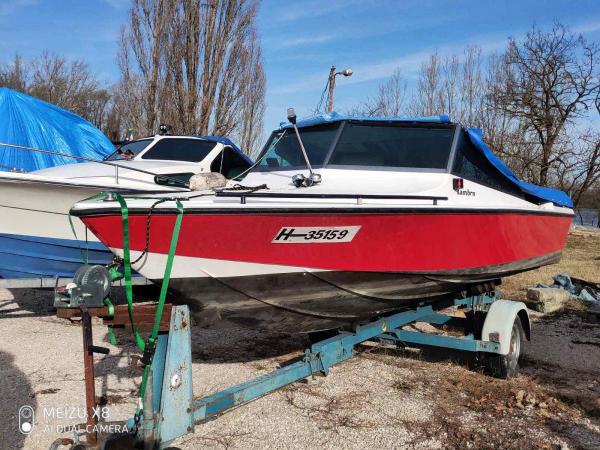 Eladó vagy cserélhető lakóautóra egy Lambro Marine
