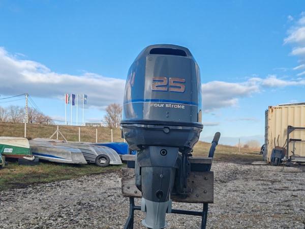 Yamaha 25 Le 4 ütemű rövidcsizmás csónakmotor önindítós!