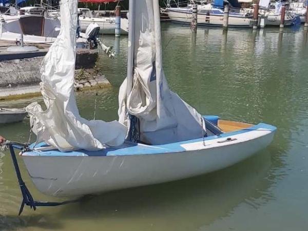 Jollee vitolás tárolóhellyel