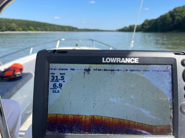 HY 520 Kingfisher + Suzuki DF20ATL 2022 + Lowrance Hook 9TS – hibátlan