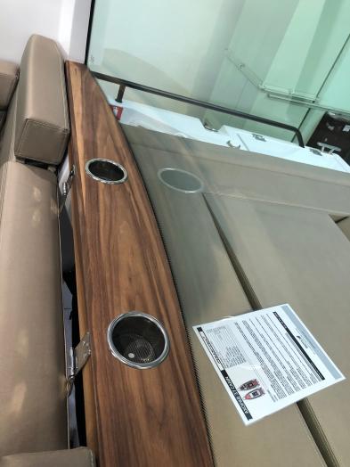 Axopar 37 Cross Cabin