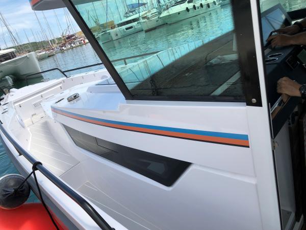 Axopar 37 Cross Cabin