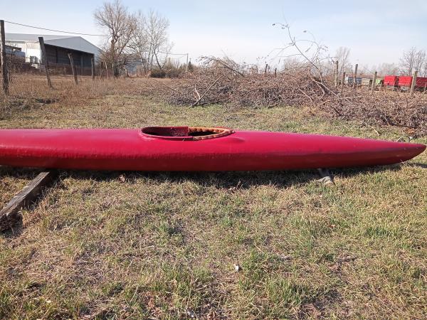 Eladó Kiskőrösön kajak