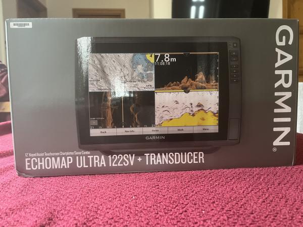 Garmin Echomap Ultra 122sv + gt56-os jeladó