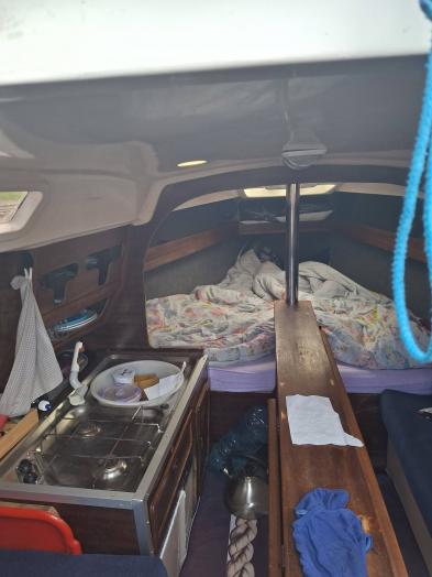 Victoria II 7,40 m svertes vitorlás – Suzuki 5 LE, napelem