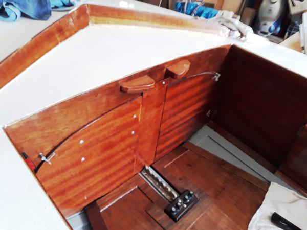 *** DELPHIN VITORLÁS KISHAJÓ ***