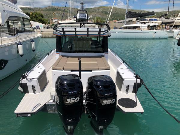Axopar 37 Cross Cabin