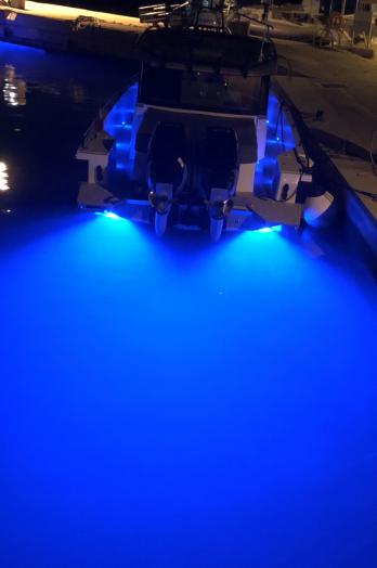 Axopar 37 Cross Cabin