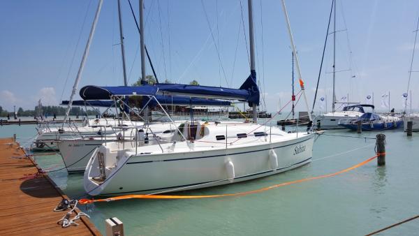 Dolphin 28-as vitorlás eladó