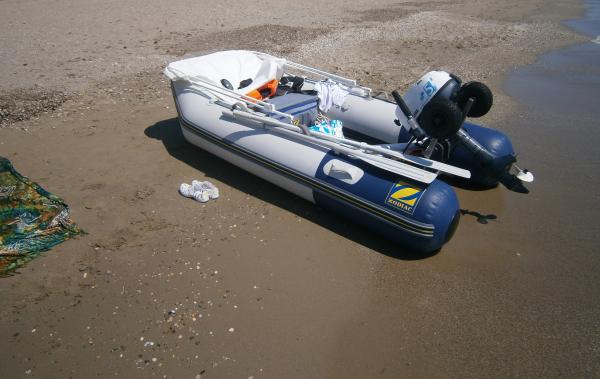 Zodiac Cadet 285 3-kamrás csónak Yamaha F5 Amhs 4ütemű motorral