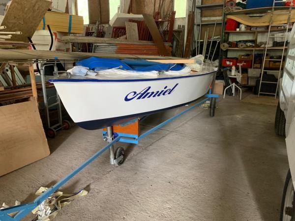 *** DELPHIN VITORLÁS KISHAJÓ ***