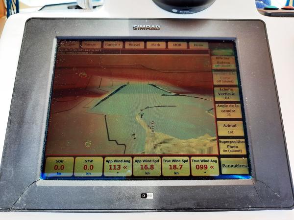 Simrad hajós navigációs rendszer radarral, térképekkel